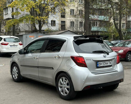 Серый Тойота Ярис, объемом двигателя 1.5 л и пробегом 140 тыс. км за 11500 $, фото 5 на Automoto.ua