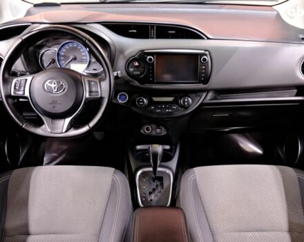 Серый Тойота Ярис, объемом двигателя 1.5 л и пробегом 148 тыс. км за 11900 $, фото 6 на Automoto.ua