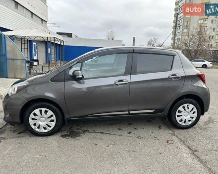 Серый Тойота Ярис, объемом двигателя 1.33 л и пробегом 166 тыс. км за 10500 $, фото 7 на Automoto.ua