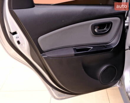 Сірий Тойота Яріс, об'ємом двигуна 1.5 л та пробігом 148 тис. км за 11900 $, фото 30 на Automoto.ua
