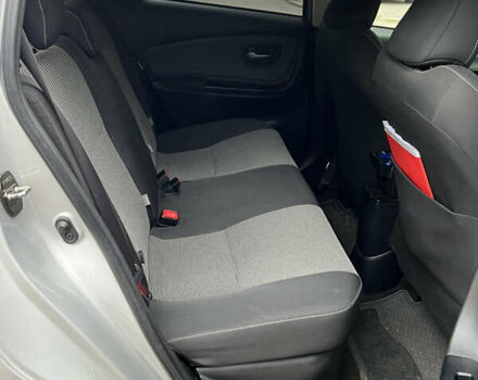 Серый Тойота Ярис, объемом двигателя 1.5 л и пробегом 140 тыс. км за 11500 $, фото 28 на Automoto.ua