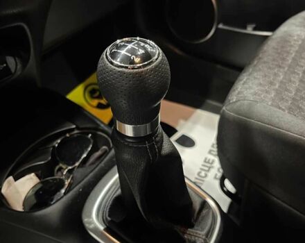 Тойота Яріс 2016 у Львові на Automoto.ua Сірий Тойота Яріс, об'ємом двигуна 1 л та пробігом 247 тис. км за 8000 $, фото 15 на Automoto.ua