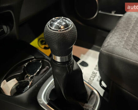 Серый Тойота Ярис, объемом двигателя 1 л и пробегом 247 тыс. км за 8000 $, фото 15 на Automoto.ua