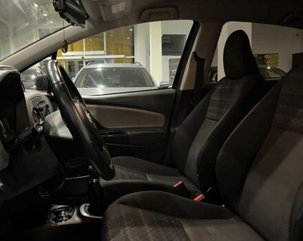 Тойота Яріс 2016 у Львові на Automoto.ua Сірий Тойота Яріс, об'ємом двигуна 1 л та пробігом 247 тис. км за 8000 $, фото 8 на Automoto.ua