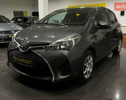 Серый Тойота Ярис, объемом двигателя 1 л и пробегом 247 тыс. км за 8000 $, фото 2 на Automoto.ua