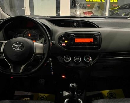 Тойота Яріс 2016 у Львові на Automoto.ua Сірий Тойота Яріс, об'ємом двигуна 1 л та пробігом 247 тис. км за 8000 $, фото 9 на Automoto.ua