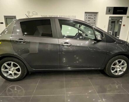 Тойота Яріс 2016 у Львові на Automoto.ua Сірий Тойота Яріс, об'ємом двигуна 1 л та пробігом 247 тис. км за 8000 $, фото 7 на Automoto.ua