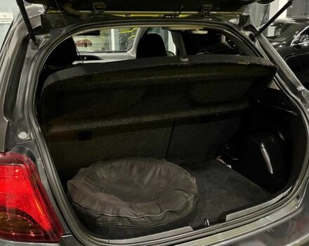 Тойота Яріс 2016 у Львові на Automoto.ua Сірий Тойота Яріс, об'ємом двигуна 1 л та пробігом 247 тис. км за 8000 $, фото 19 на Automoto.ua