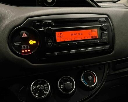 Тойота Яріс 2016 у Львові на Automoto.ua Сірий Тойота Яріс, об'ємом двигуна 1 л та пробігом 247 тис. км за 8000 $, фото 13 на Automoto.ua