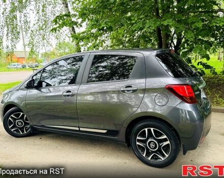 Серый Тойота Ярис, объемом двигателя 1.5 л и пробегом 37 тыс. км за 15500 $, фото 1 на Automoto.ua
