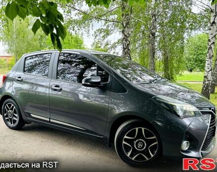 Серый Тойота Ярис, объемом двигателя 1.5 л и пробегом 37 тыс. км за 15500 $, фото 2 на Automoto.ua