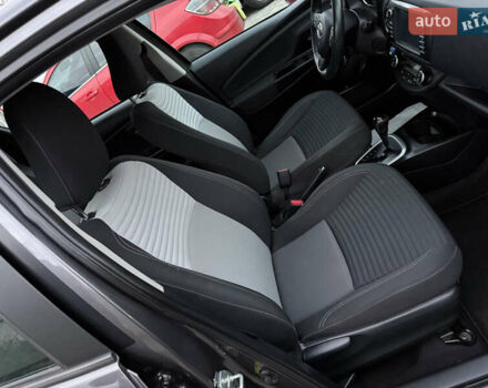 Сірий Тойота Яріс, об'ємом двигуна 1.5 л та пробігом 100 тис. км за 14999 $, фото 39 на Automoto.ua