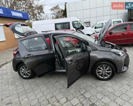 Сірий Тойота Яріс, об'ємом двигуна 1.5 л та пробігом 100 тис. км за 14999 $, фото 68 на Automoto.ua