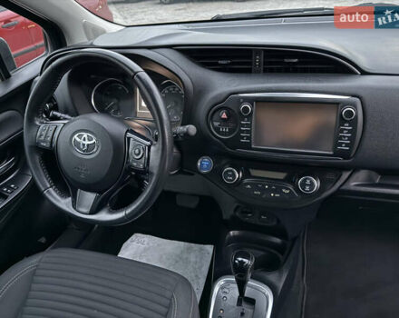 Сірий Тойота Яріс, об'ємом двигуна 1.5 л та пробігом 100 тис. км за 14999 $, фото 2 на Automoto.ua