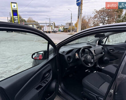 Сірий Тойота Яріс, об'ємом двигуна 1.5 л та пробігом 100 тис. км за 14999 $, фото 56 на Automoto.ua