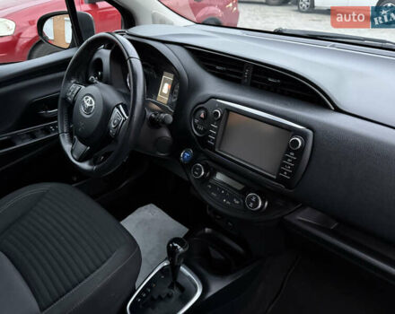 Сірий Тойота Яріс, об'ємом двигуна 1.5 л та пробігом 100 тис. км за 14999 $, фото 41 на Automoto.ua