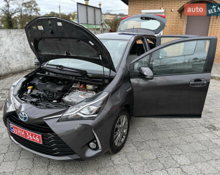 Сірий Тойота Яріс, об'ємом двигуна 1.5 л та пробігом 100 тис. км за 14999 $, фото 80 на Automoto.ua