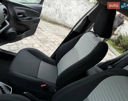 Сірий Тойота Яріс, об'ємом двигуна 1.5 л та пробігом 100 тис. км за 14999 $, фото 53 на Automoto.ua