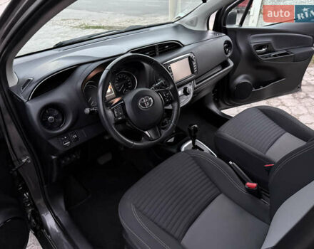 Сірий Тойота Яріс, об'ємом двигуна 1.5 л та пробігом 100 тис. км за 14999 $, фото 5 на Automoto.ua