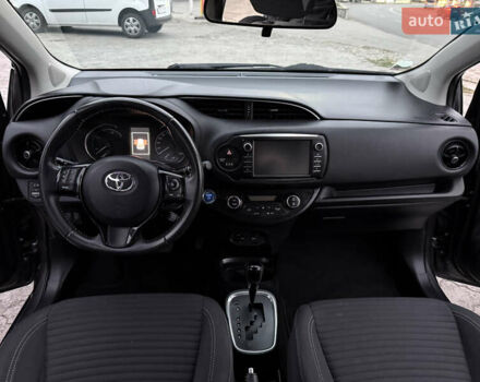 Сірий Тойота Яріс, об'ємом двигуна 1.5 л та пробігом 100 тис. км за 14999 $, фото 57 на Automoto.ua