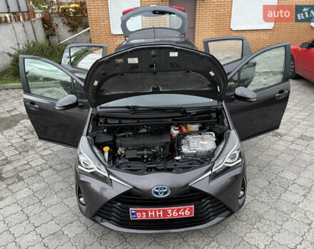 Сірий Тойота Яріс, об'ємом двигуна 1.5 л та пробігом 100 тис. км за 14999 $, фото 81 на Automoto.ua