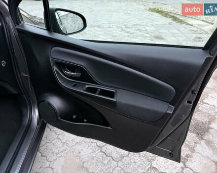 Сірий Тойота Яріс, об'ємом двигуна 1.5 л та пробігом 100 тис. км за 14999 $, фото 38 на Automoto.ua