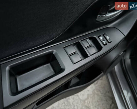 Сірий Тойота Яріс, об'ємом двигуна 1.5 л та пробігом 100 тис. км за 14999 $, фото 47 на Automoto.ua