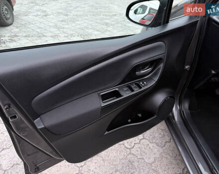 Сірий Тойота Яріс, об'ємом двигуна 1.5 л та пробігом 100 тис. км за 14999 $, фото 46 на Automoto.ua