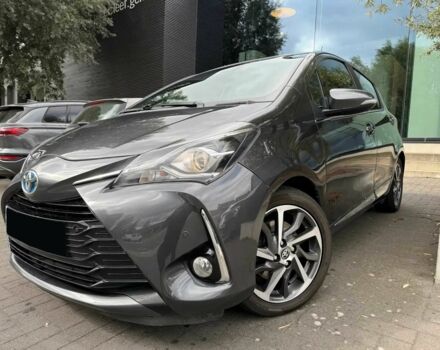 Серый Тойота Ярис, объемом двигателя 1 л и пробегом 43 тыс. км за 5600 $, фото 2 на Automoto.ua