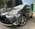 Серый Тойота Ярис, объемом двигателя 1 л и пробегом 43 тыс. км за 5600 $, фото 2 на Automoto.ua