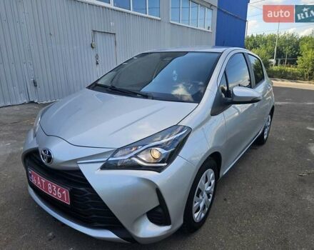 Сірий Тойота Яріс, об'ємом двигуна 1 л та пробігом 112 тис. км за 9950 $, фото 1 на Automoto.ua