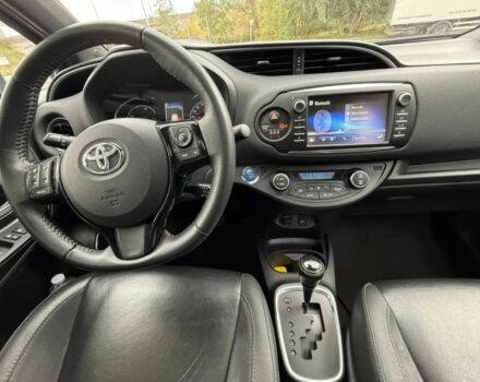 Серый Тойота Ярис, объемом двигателя 1 л и пробегом 43 тыс. км за 5600 $, фото 9 на Automoto.ua