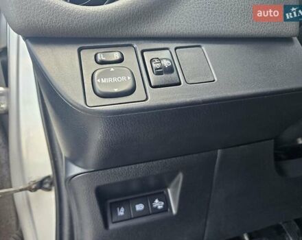 Сірий Тойота Яріс, об'ємом двигуна 1 л та пробігом 112 тис. км за 9950 $, фото 8 на Automoto.ua