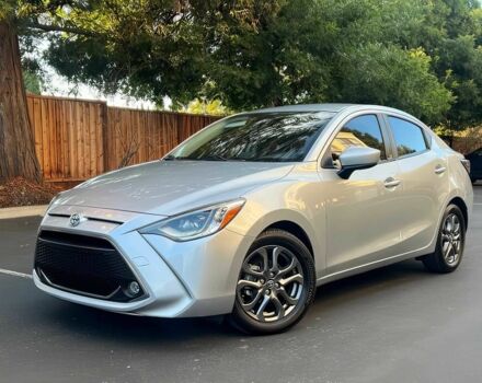 Серый Тойота Ярис, объемом двигателя 1.5 л и пробегом 39 тыс. км за 12800 $, фото 2 на Automoto.ua