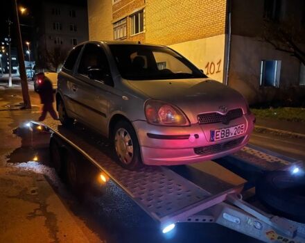 Серый Тойота Ярис, объемом двигателя 10 л и пробегом 170 тыс. км за 1499 $, фото 1 на Automoto.ua