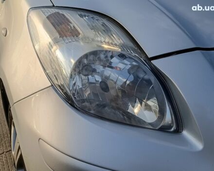 Серый Тойота Ярис, объемом двигателя 1 л и пробегом 210 тыс. км за 4490 $, фото 5 на Automoto.ua