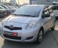 Серый Тойота Ярис, объемом двигателя 1 л и пробегом 210 тыс. км за 4490 $, фото 2 на Automoto.ua