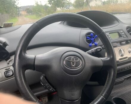 Сірий Тойота Яріс, об'ємом двигуна 1 л та пробігом 700 тис. км за 3500 $, фото 6 на Automoto.ua