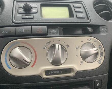 Сірий Тойота Яріс, об'ємом двигуна 1 л та пробігом 700 тис. км за 3500 $, фото 7 на Automoto.ua