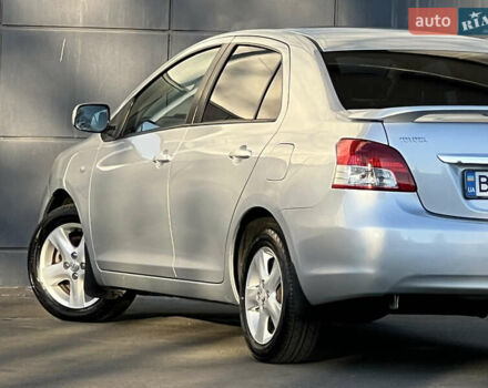 Серый Тойота Ярис, объемом двигателя 1.3 л и пробегом 181 тыс. км за 7300 $, фото 19 на Automoto.ua