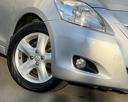 Серый Тойота Ярис, объемом двигателя 1.3 л и пробегом 181 тыс. км за 7300 $, фото 6 на Automoto.ua