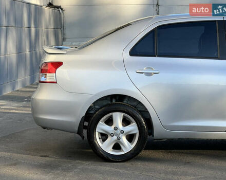 Серый Тойота Ярис, объемом двигателя 1.3 л и пробегом 181 тыс. км за 7300 $, фото 46 на Automoto.ua