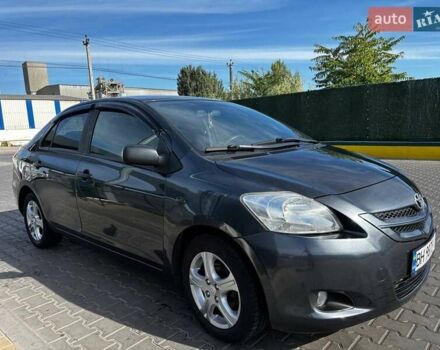 Серый Тойота Ярис, объемом двигателя 1.5 л и пробегом 250 тыс. км за 5800 $, фото 5 на Automoto.ua