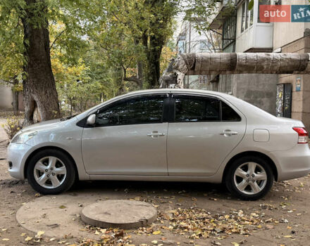 Серый Тойота Ярис, объемом двигателя 1.3 л и пробегом 195 тыс. км за 5700 $, фото 3 на Automoto.ua