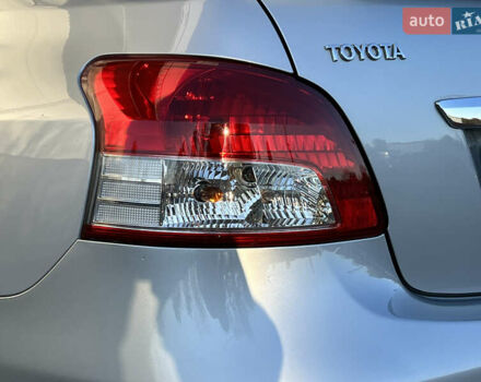 Серый Тойота Ярис, объемом двигателя 1.3 л и пробегом 181 тыс. км за 7300 $, фото 23 на Automoto.ua