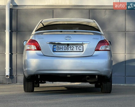 Серый Тойота Ярис, объемом двигателя 1.3 л и пробегом 181 тыс. км за 7300 $, фото 28 на Automoto.ua