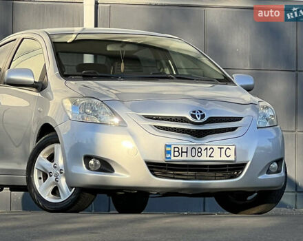 Серый Тойота Ярис, объемом двигателя 1.3 л и пробегом 181 тыс. км за 7300 $, фото 5 на Automoto.ua