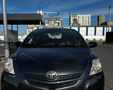 Серый Тойота Ярис, объемом двигателя 1.5 л и пробегом 250 тыс. км за 5800 $, фото 4 на Automoto.ua