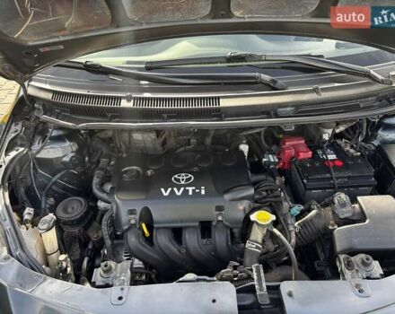 Серый Тойота Ярис, объемом двигателя 1.5 л и пробегом 250 тыс. км за 5800 $, фото 12 на Automoto.ua