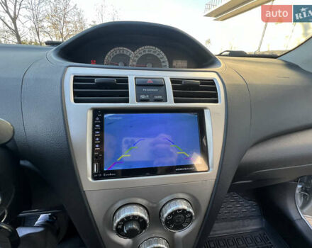 Серый Тойота Ярис, объемом двигателя 1.3 л и пробегом 181 тыс. км за 7300 $, фото 84 на Automoto.ua